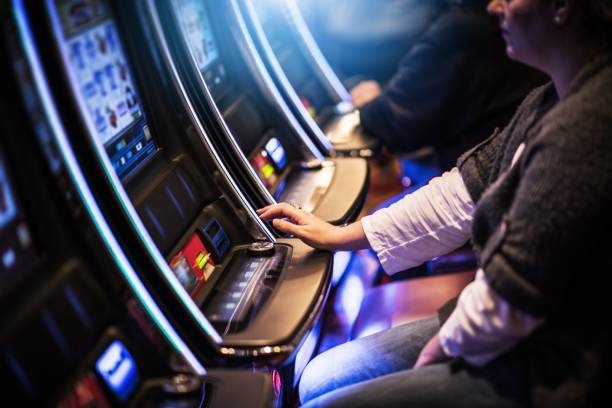 Live dealer studio at modaljitu with professional HD camera setup and multilingual dealer